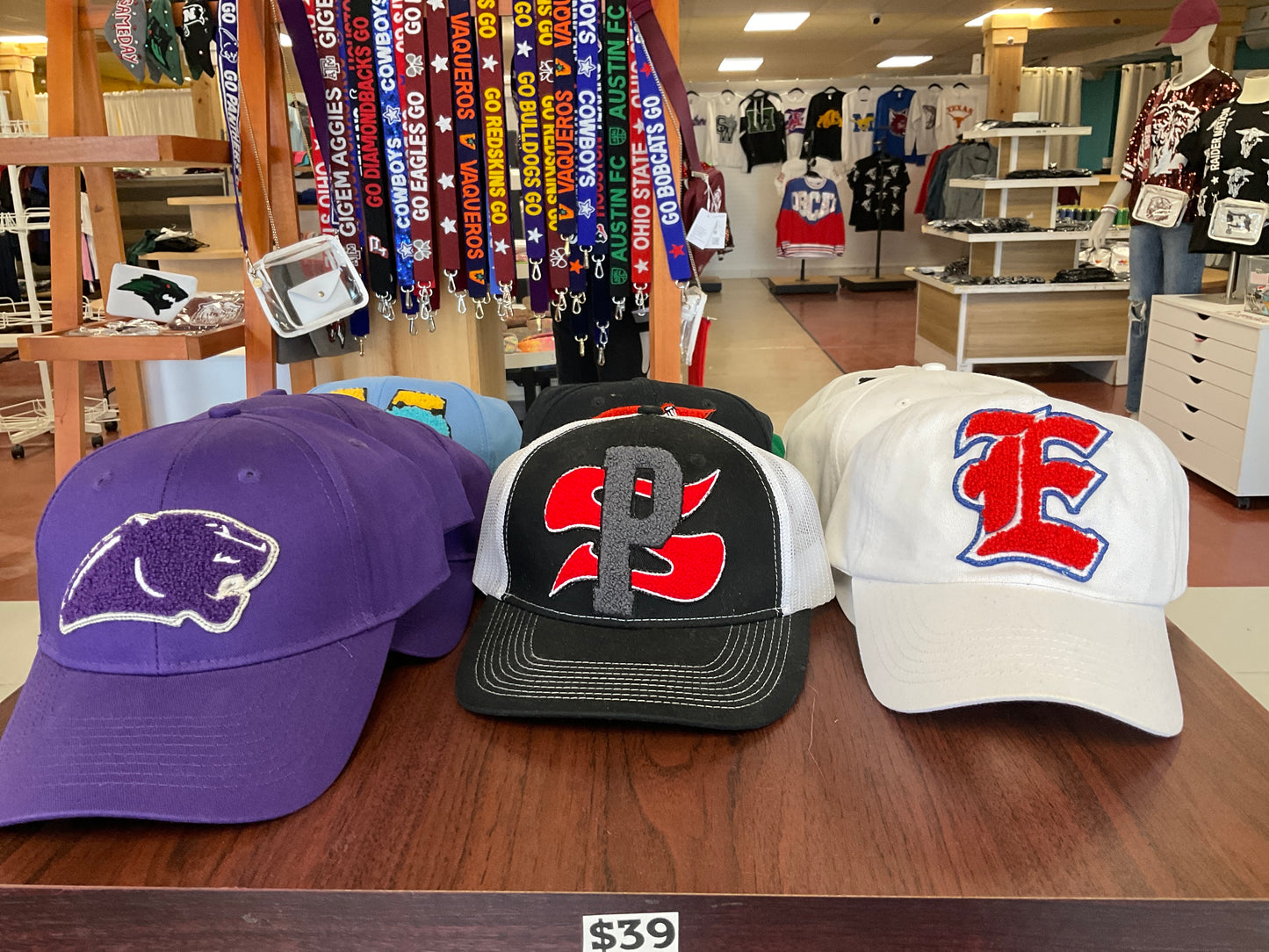 Caps